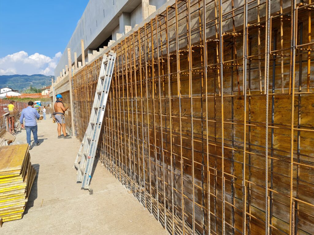 alizzazione di un capannone in calcestruzzo armato prefabbricato