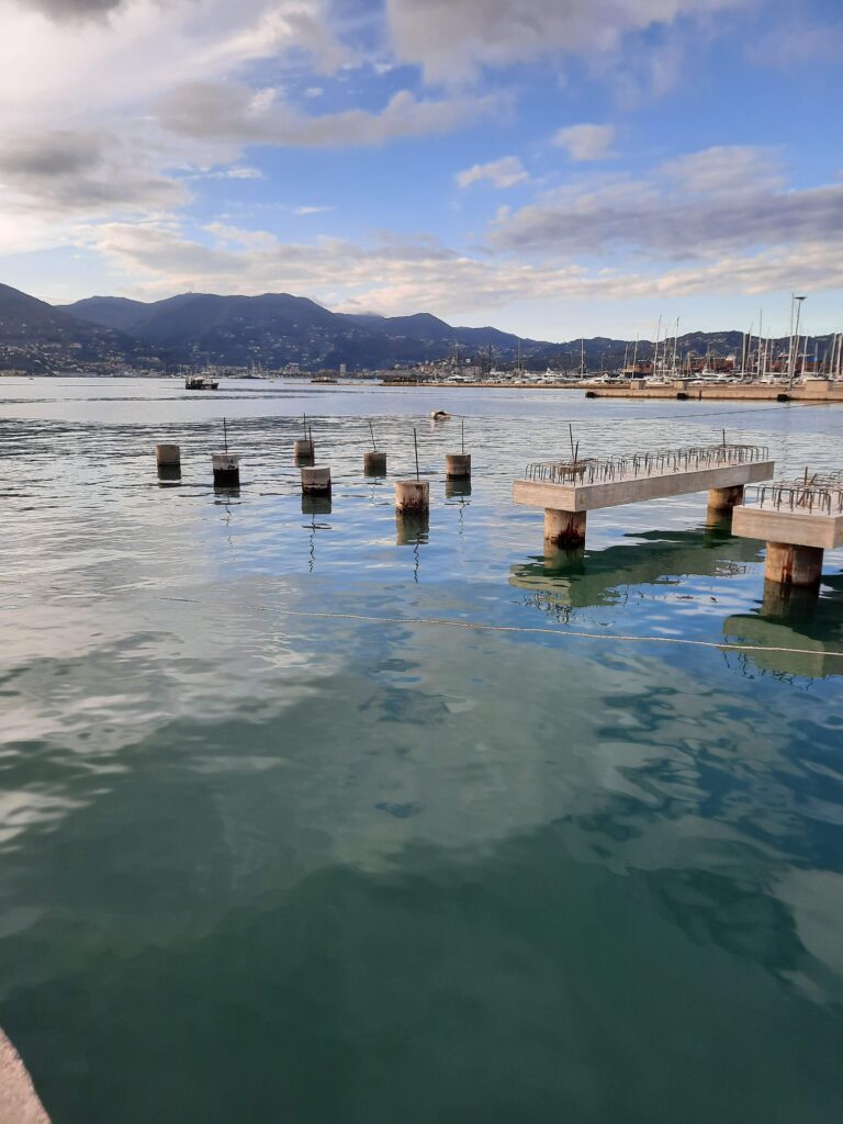 Realizzazione di ampliamento a mare della darsena di Alaggio varo