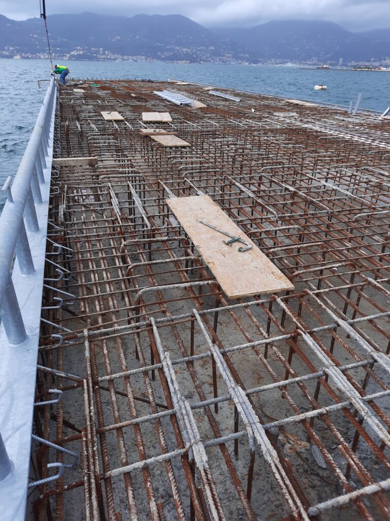 Realizzazione di ampliamento a mare della darsena di Alaggio varo