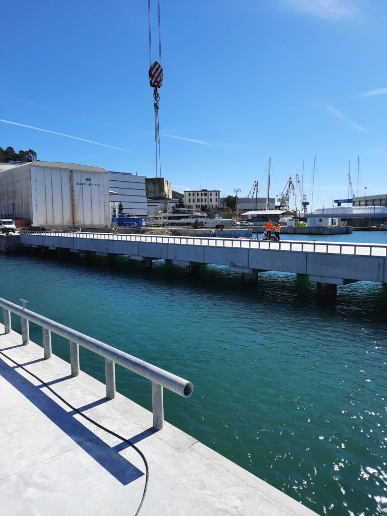 Realizzazione di ampliamento a mare della darsena di Alaggio varo